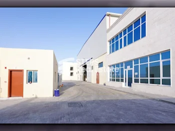 مخازن و مستودعات - الوكرة  - بركة العوامر  -المساحة: 1850 متر مربع