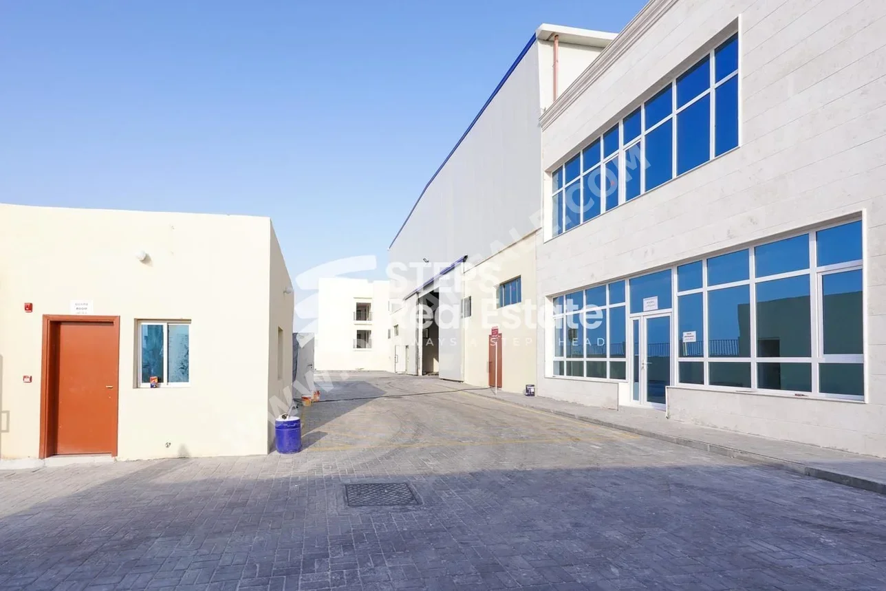 Warehouses & Stores - Al Wakrah  - Barkit Al Awamer  -Area Size: 1850 Square Meter