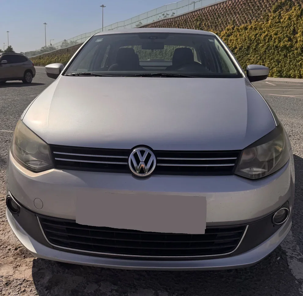 Volkswagen  Polo  2013  Automatic  120,000 Km  4 Cylinder  All Wheel Drive (AWD)  Sedan  Gray