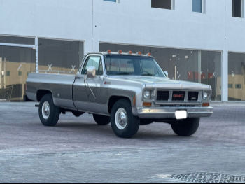 GMC  Sierra  454  1973  Manual  92,000 Km  8 Cylinder  Rear Wheel Drive (RWD)  Classic  Silver
