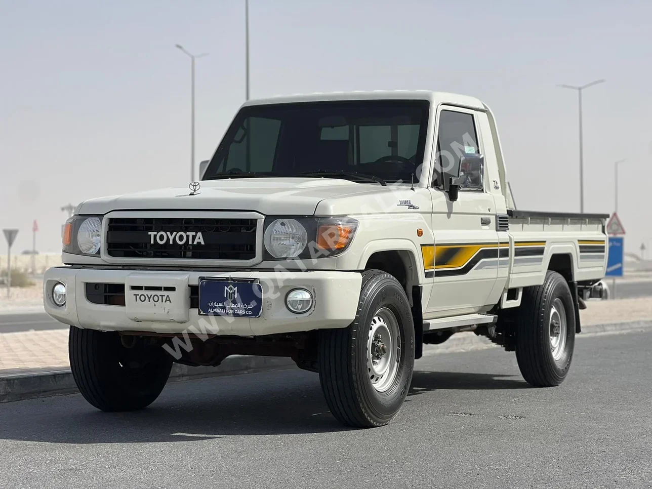 Toyota  Land Cruiser  LX  2022  Manual  90,000 Km  6 Cylinder  Four Wheel Drive (4WD)  Pick Up  White