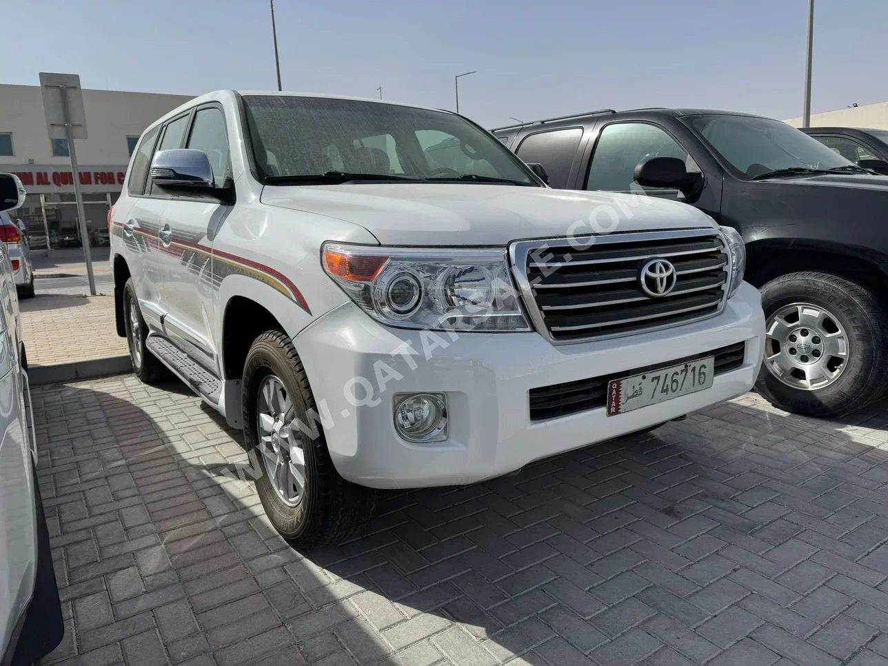 Toyota  Land Cruiser  GXR  2013  Automatic  344,000 Km  8 Cylinder  Four Wheel Drive (4WD)  SUV  White