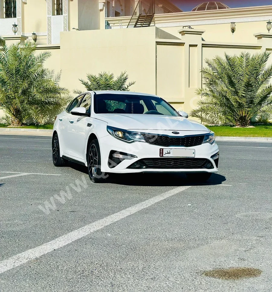 Kia  Optima  2020  Automatic  172,000 Km  4 Cylinder  Front Wheel Drive (FWD)  Sedan  White