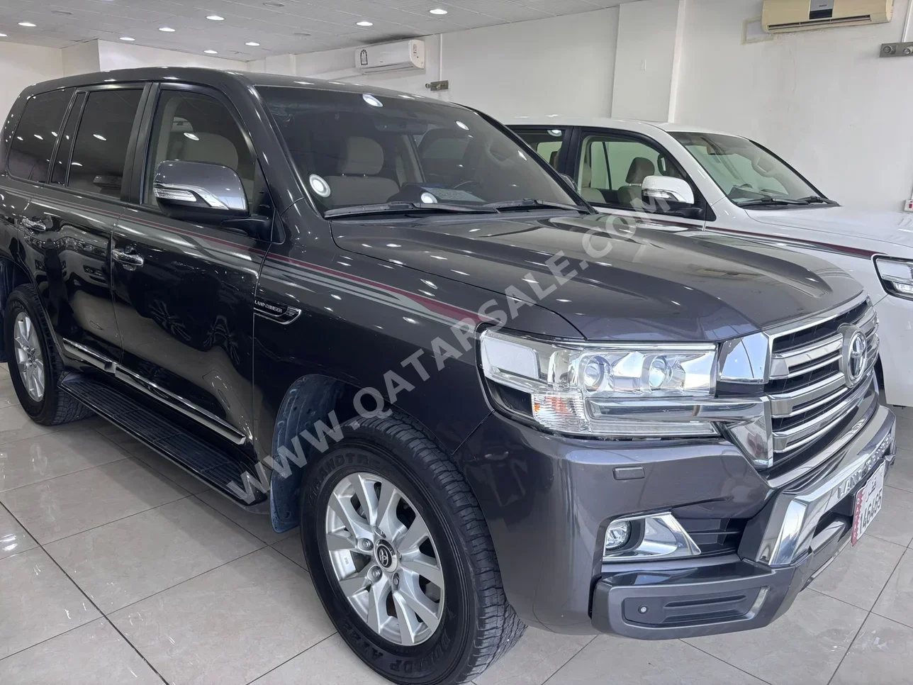 Toyota  Land Cruiser  GXR  2021  Automatic  80,000 Km  8 Cylinder  Four Wheel Drive (4WD)  SUV  Gray