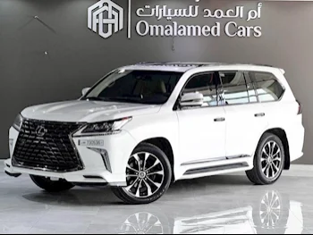 Lexus  LX  570 S Black Edition  2017  Automatic  305,000 Km  8 Cylinder  Four Wheel Drive (4WD)  SUV  White