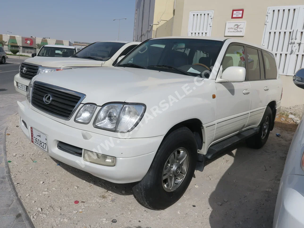 Lexus  LX  470  2001  Automatic  130,000 Km  8 Cylinder  Four Wheel Drive (4WD)  SUV  White