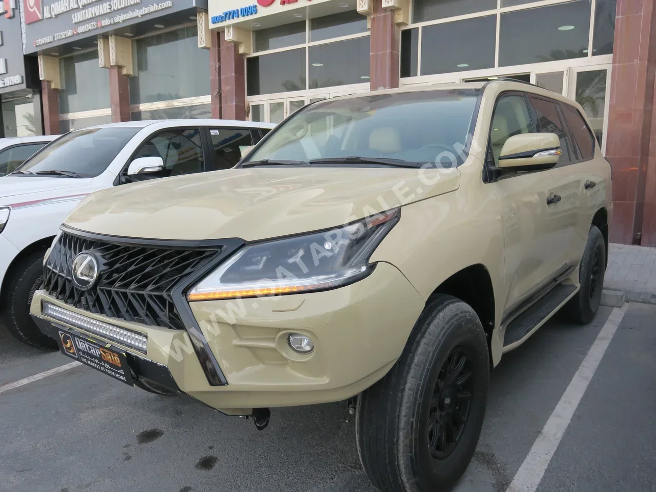 Lexus  LX  570  2016  Automatic  310,000 Km  8 Cylinder  Four Wheel Drive (4WD)  SUV  Beige