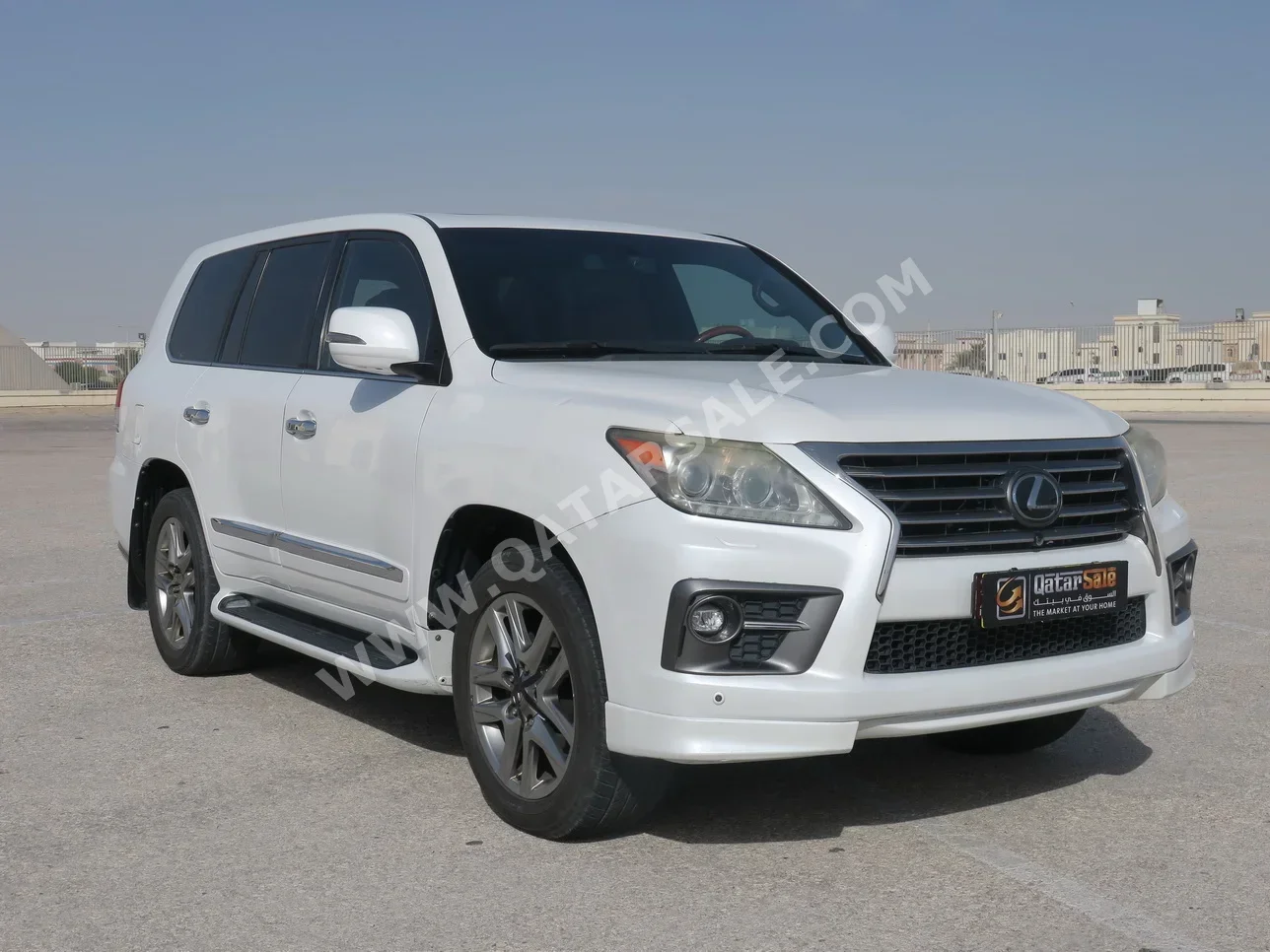 Lexus  LX  570 S  2014  Automatic  423,000 Km  8 Cylinder  Four Wheel Drive (4WD)  SUV  White