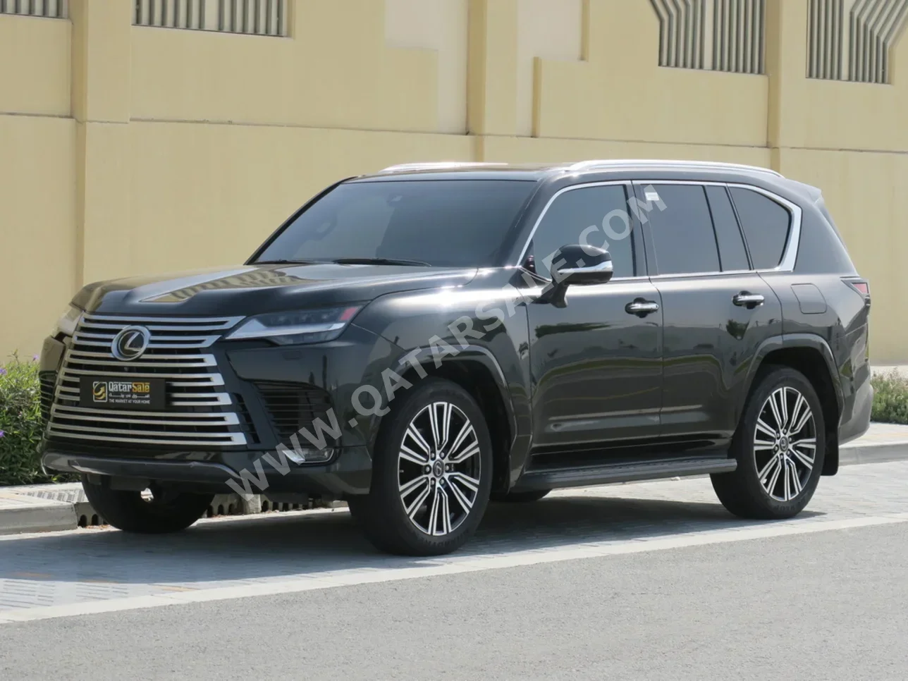 Lexus  LX  600 Luxury  2023  Automatic  49,000 Km  6 Cylinder  Four Wheel Drive (4WD)  SUV  Black  With Warranty