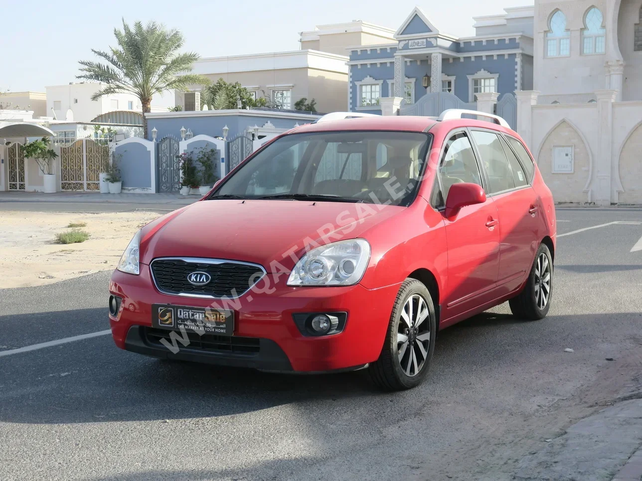 Kia  Carens  2011  Automatic  83,000 Km  4 Cylinder  Front Wheel Drive (FWD)  Hatchback  Red