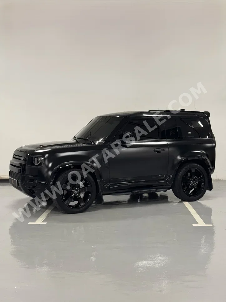 Land Rover  Defender  90 HSE  2022  Automatic  47,000 Km  6 Cylinder  Four Wheel Drive (4WD)  SUV  Black Matte  With Warranty