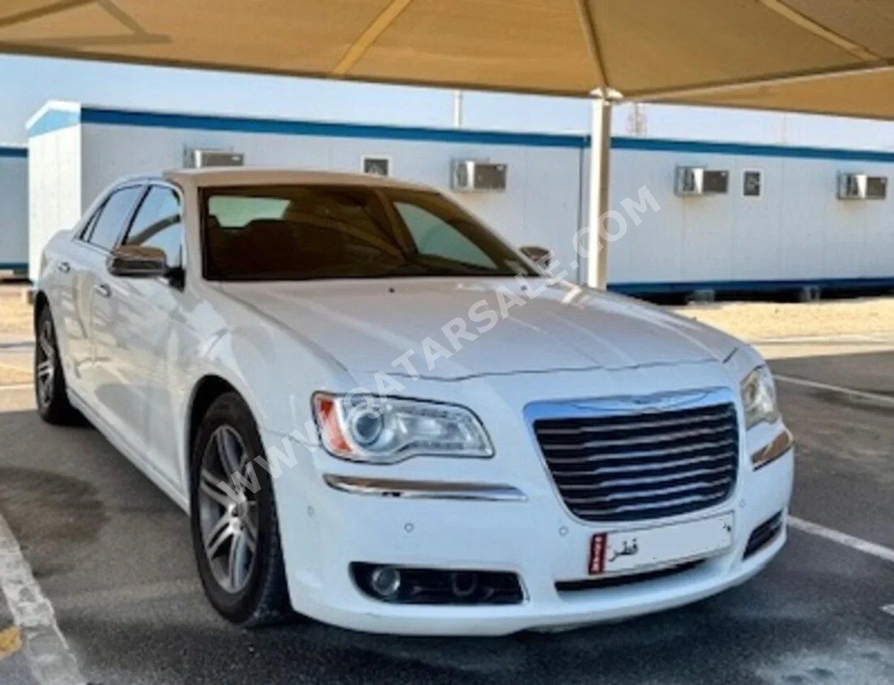 كرايسلر  300C  2013  اوتوماتيك  125,000 كم  6 سلندر  دفع خلفي  سيدان  أبيض