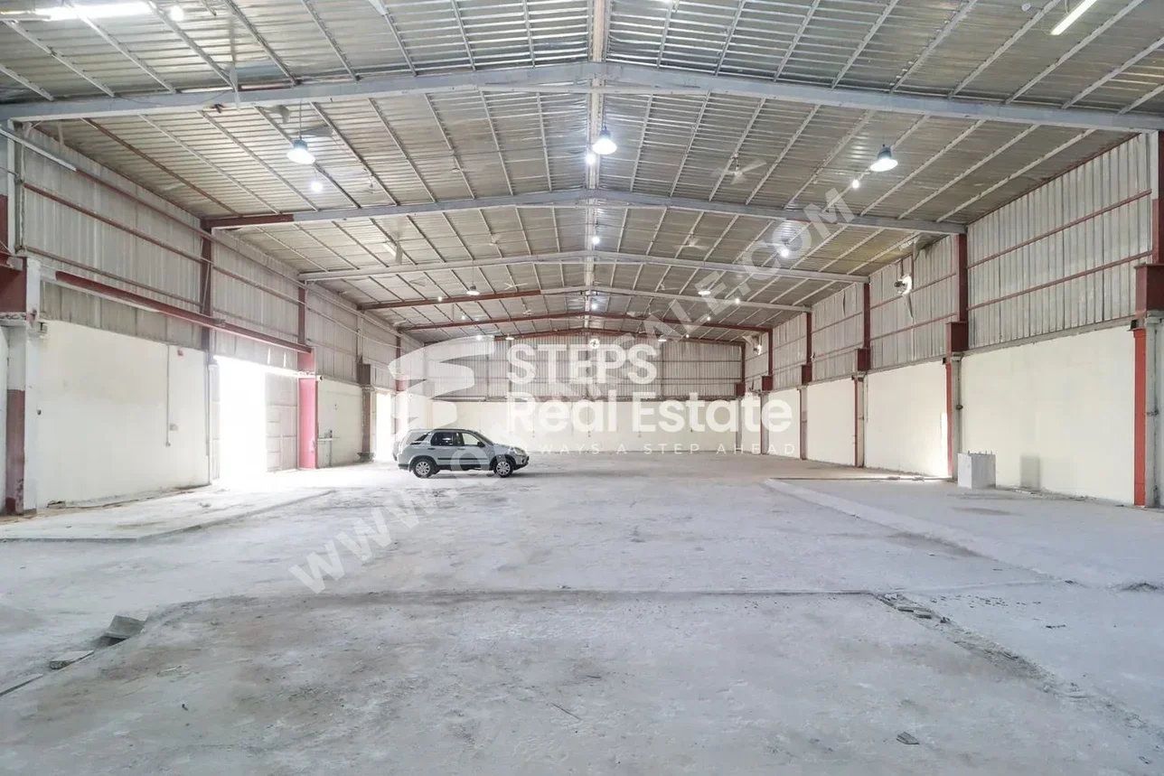 Warehouses & Stores - Al Rayyan  - Industrial Area  -Area Size: 2800 Square Meter