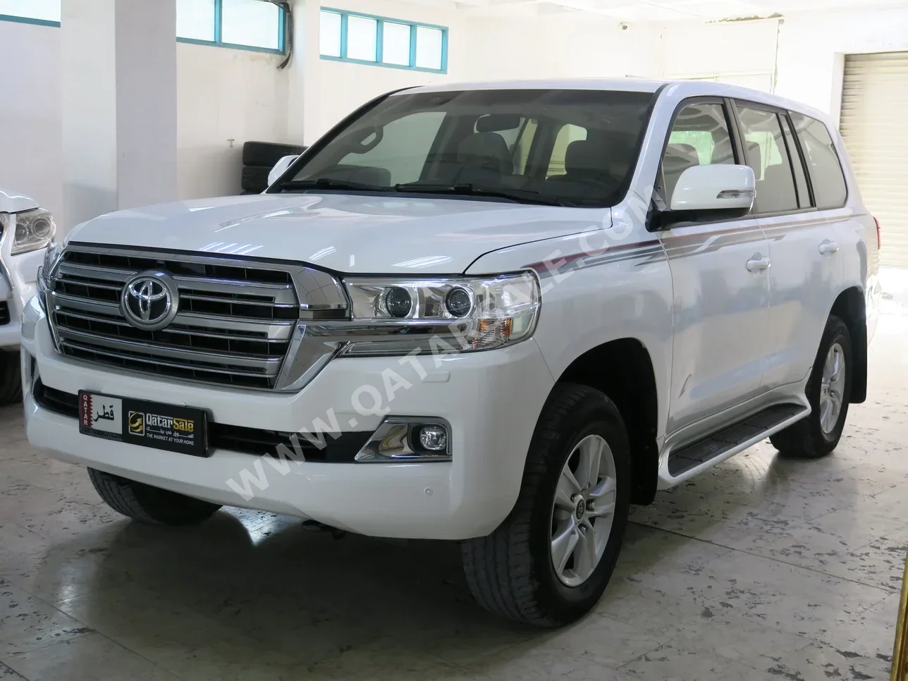 Toyota  Land Cruiser  GXR  2020  Automatic  196,000 Km  8 Cylinder  Four Wheel Drive (4WD)  SUV  White