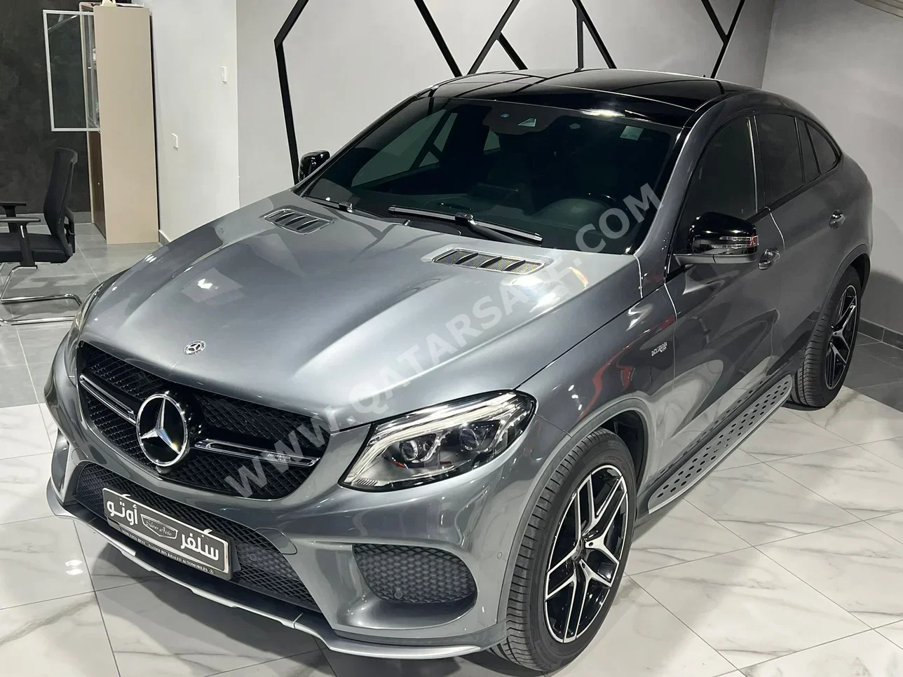 مرسيدس - بنز  جي ال اي  43 AMG  2019  اوتوماتيك  42,000 كم  6 سلندر  دفع رباعي  اس يو في  رمادي