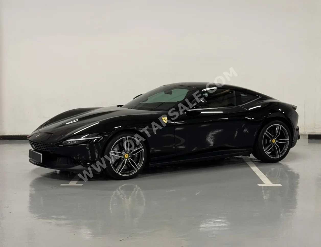 Ferrari  Roma  2021  Automatic  4,000 Km  8 Cylinder  Rear Wheel Drive (RWD)  Coupe / Sport  Black  With Warranty