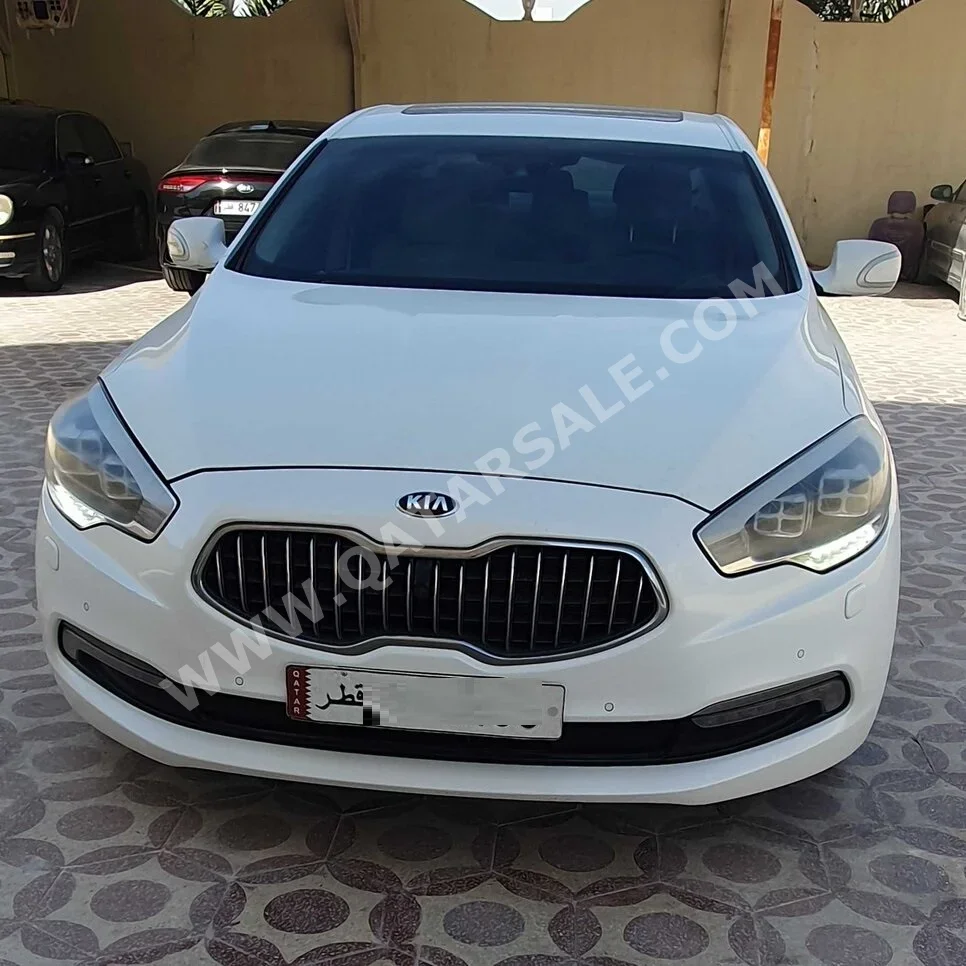 Kia  Quoris  2013  Automatic  216,014 Km  6 Cylinder  Rear Wheel Drive (RWD)  Sedan  Pearl