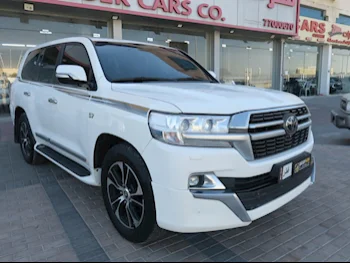 Toyota  Land Cruiser  VXR  2021  Automatic  204,000 Km  8 Cylinder  Four Wheel Drive (4WD)  SUV  White