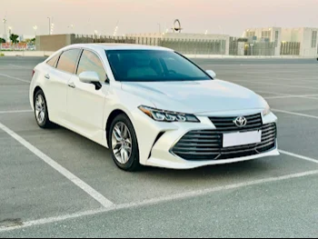 Toyota  Avalon  XLE  2020  Automatic  7,000 Km  6 Cylinder  Front Wheel Drive (FWD)  Sedan  White