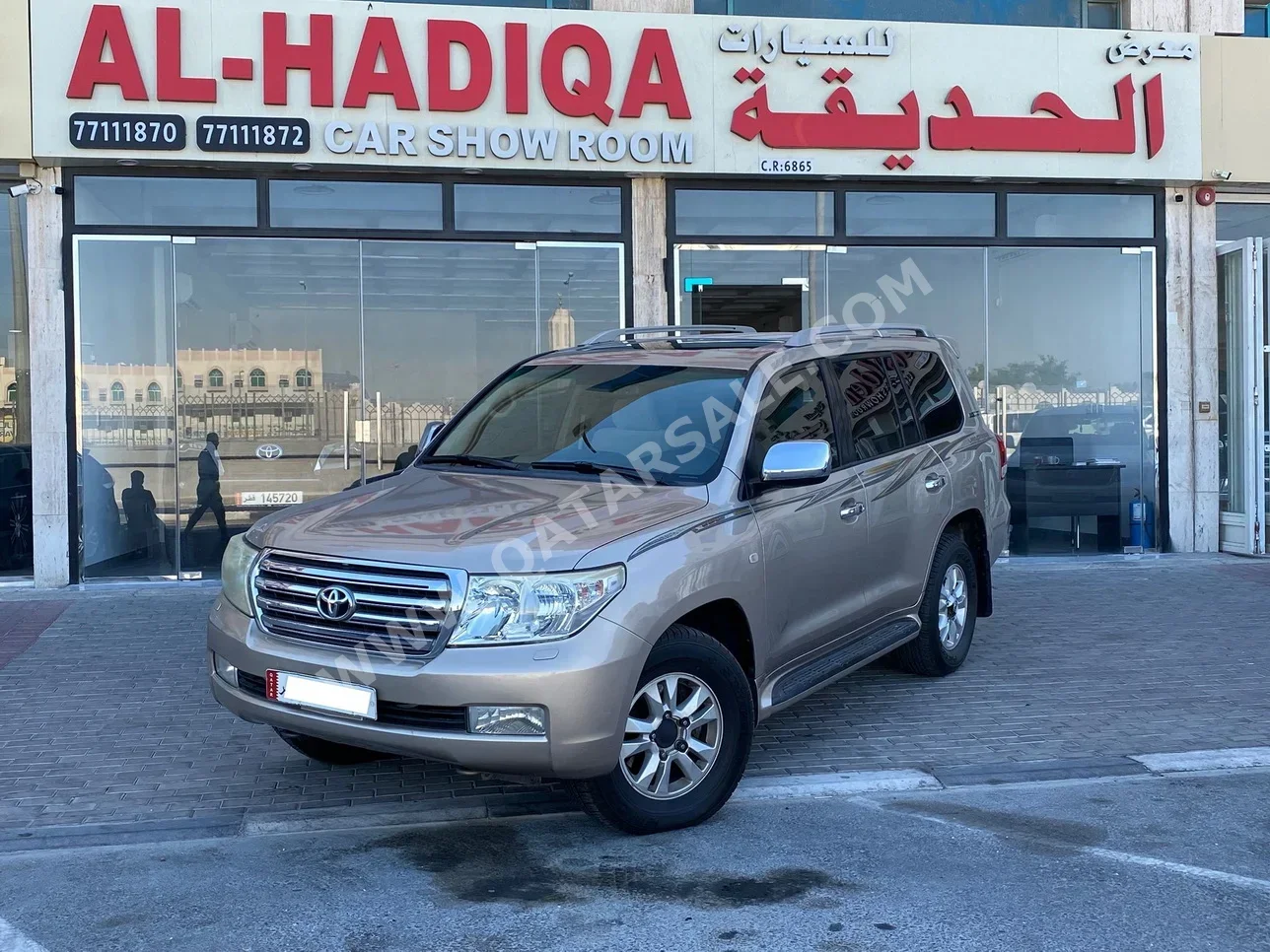  Toyota  Land Cruiser  GXR  2011  Automatic  251,000 Km  8 Cylinder  Four Wheel Drive (4WD)  SUV  Gold  With Warranty