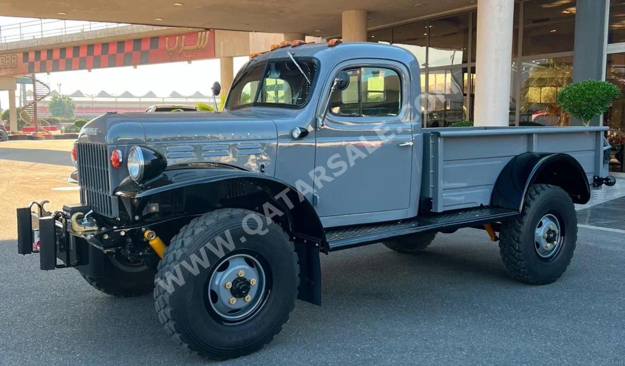 Dodge  Power Wagon  1947  Manual  0 Km  6 Cylinder  Four Wheel Drive (4WD)  Pick Up  Gray