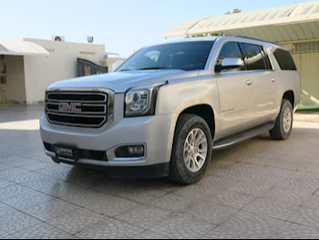 GMC  Yukon  2015  Automatic  174,000 Km  8 Cylinder  Rear Wheel Drive (RWD)  SUV  Silver