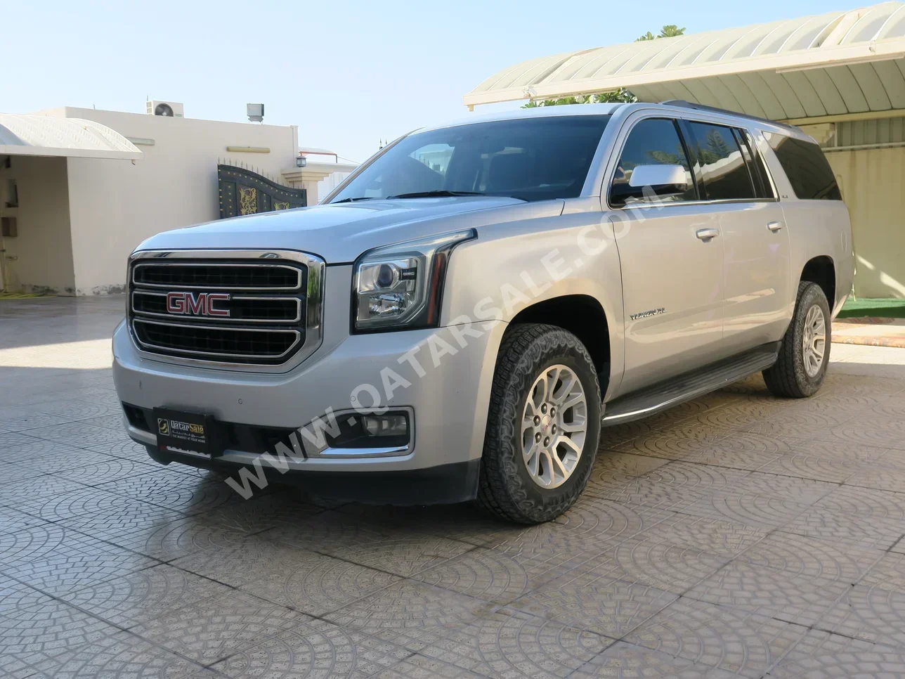 GMC  Yukon  2015  Automatic  174,000 Km  8 Cylinder  Rear Wheel Drive (RWD)  SUV  Silver