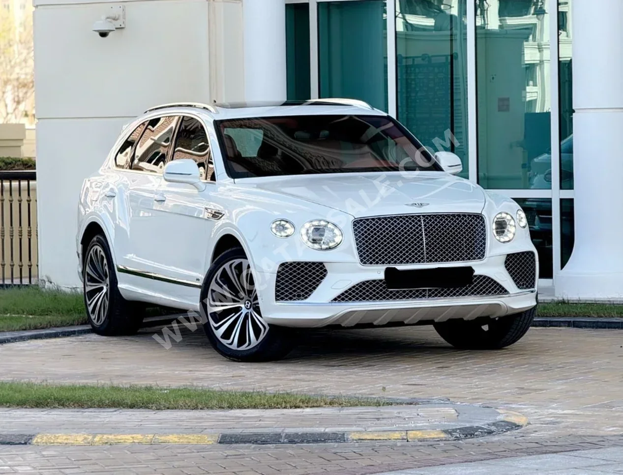 Bentley  Bentayga  2021  Automatic  57,000 Km  8 Cylinder  Four Wheel Drive (4WD)  SUV  White