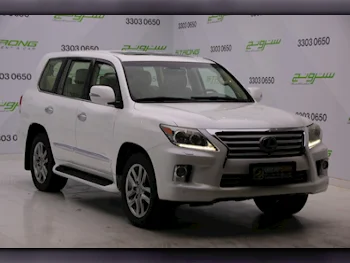 Lexus  LX  570  2013  Automatic  260,000 Km  8 Cylinder  Four Wheel Drive (4WD)  SUV  White