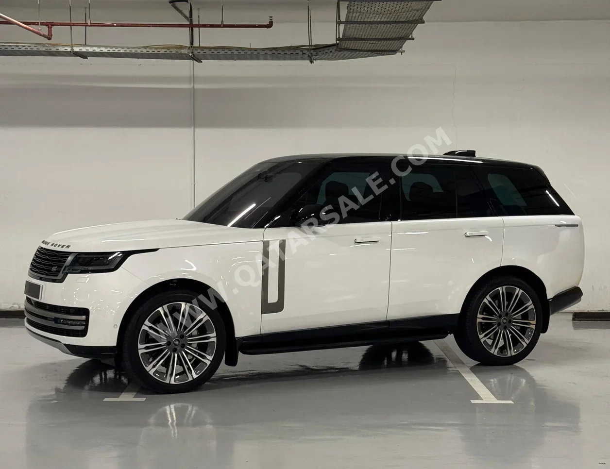 Land Rover  Range Rover  Vogue HSE  2023  Automatic  32,000 Km  6 Cylinder  Four Wheel Drive (4WD)  SUV  White  With Warranty