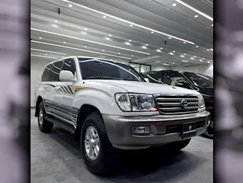 Toyota  Land Cruiser  VXR  2003  Automatic  198,000 Km  8 Cylinder  Four Wheel Drive (4WD)  SUV  White