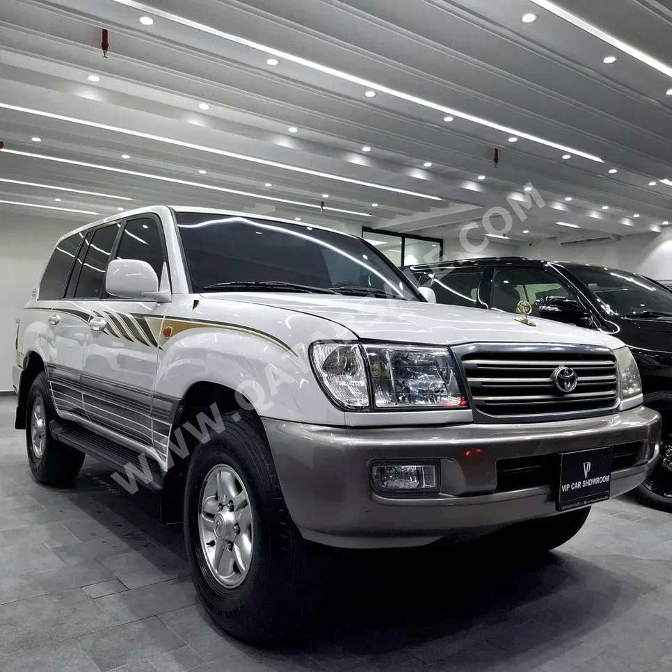 Toyota  Land Cruiser  VXR  2003  Automatic  198,000 Km  8 Cylinder  Four Wheel Drive (4WD)  SUV  White