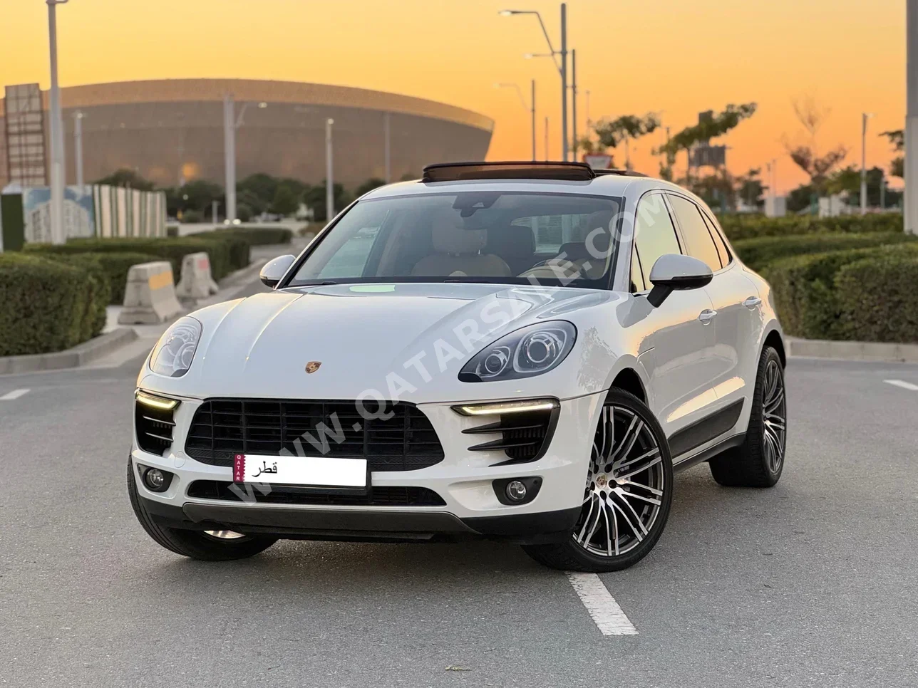 Porsche  Macan  S  2015  Automatic  125,000 Km  6 Cylinder  Four Wheel Drive (4WD)  SUV  White