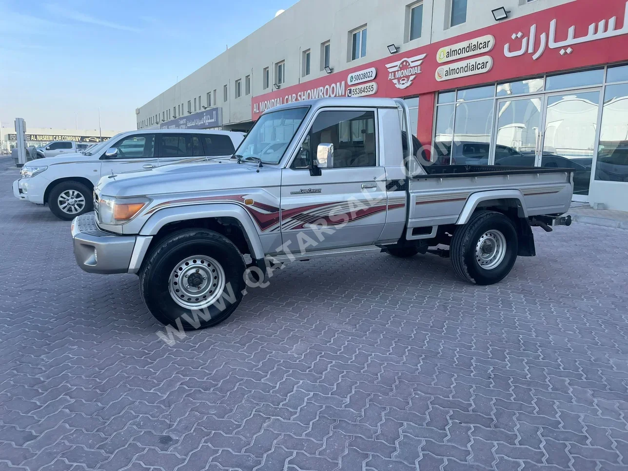 Toyota  Land Cruiser  LX  2009  Manual  241,000 Km  6 Cylinder  Four Wheel Drive (4WD)  Pick Up  Silver