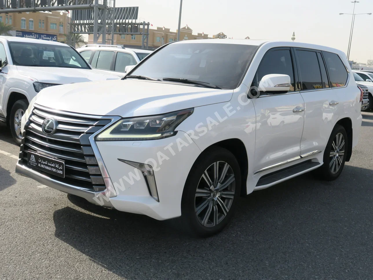 Lexus  LX  570  2016  Automatic  140,000 Km  8 Cylinder  Four Wheel Drive (4WD)  SUV  White