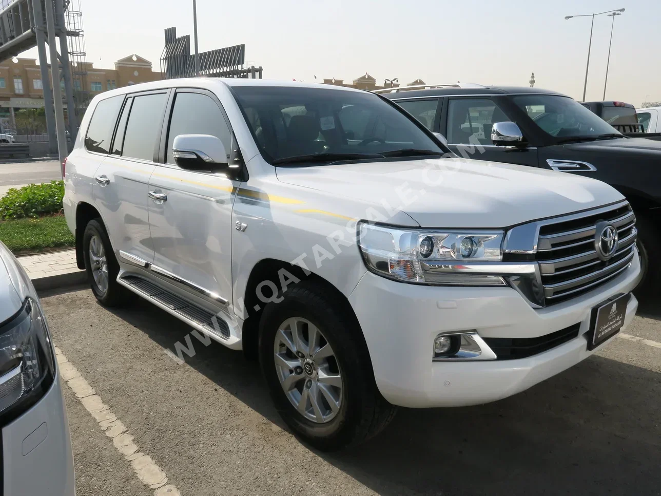 Toyota  Land Cruiser  VXR  2018  Automatic  140,000 Km  8 Cylinder  Four Wheel Drive (4WD)  SUV  White