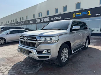 Toyota  Land Cruiser  GXR  2011  Automatic  363,000 Km  6 Cylinder  Four Wheel Drive (4WD)  SUV  Silver