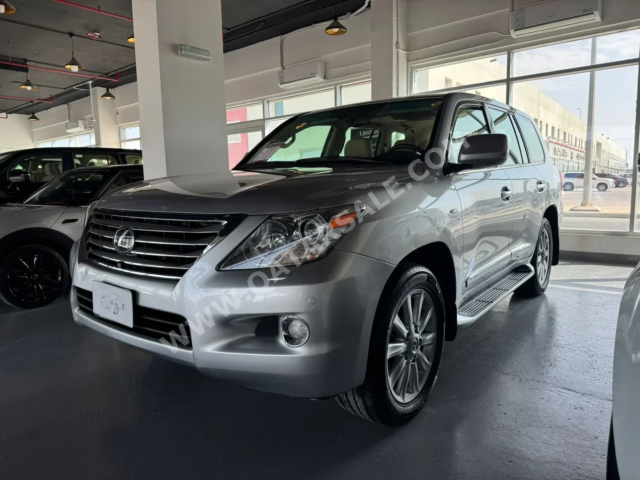 Lexus  LX  570  2008  Automatic  400,000 Km  8 Cylinder  Four Wheel Drive (4WD)  SUV  Silver