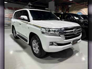 Toyota  Land Cruiser  VXR  2018  Automatic  184,000 Km  8 Cylinder  Four Wheel Drive (4WD)  SUV  White