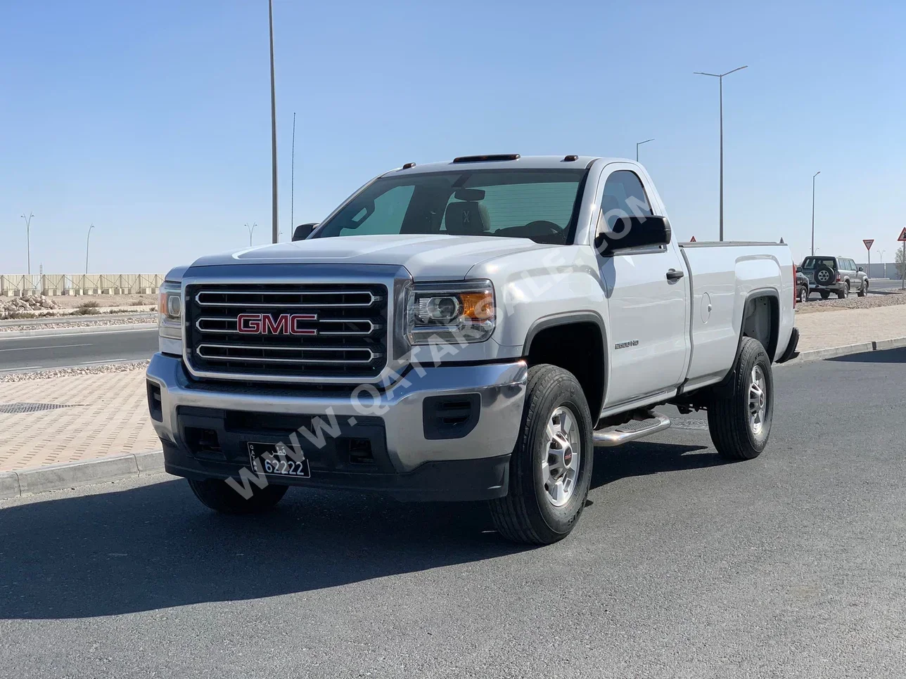 GMC  Sierra  2500 HD  2018  Automatic  132,000 Km  8 Cylinder  Four Wheel Drive (4WD)  Pick Up  White