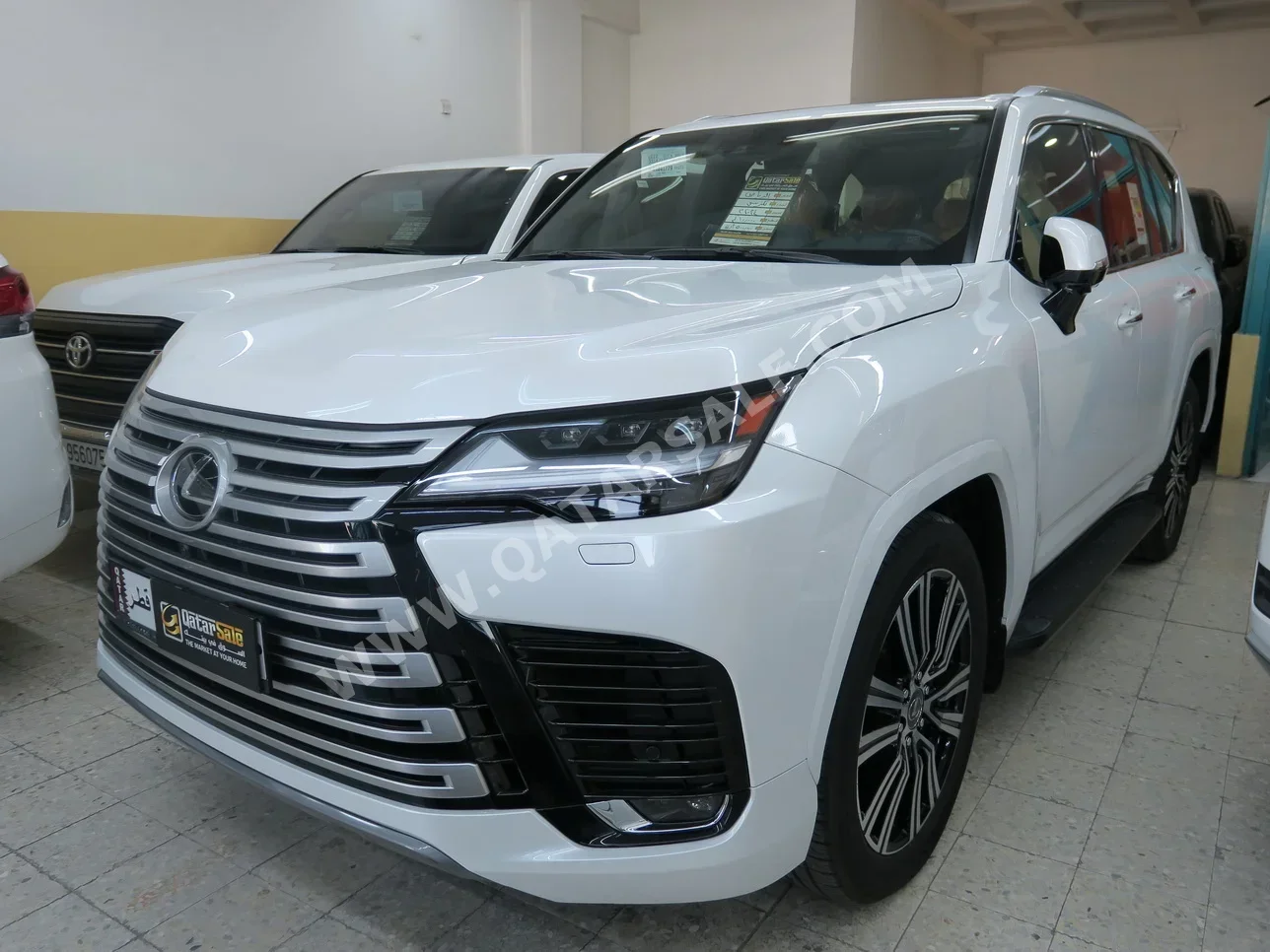 Lexus  LX  600 Luxury  2024  Automatic  10,000 Km  6 Cylinder  Four Wheel Drive (4WD)  SUV  White  With Warranty