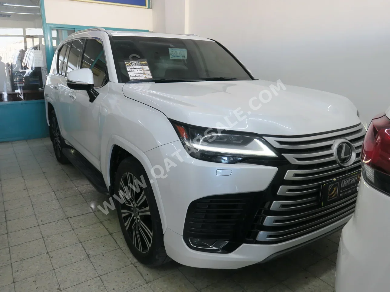 Lexus  LX  600 Luxury  2022  Automatic  39,000 Km  6 Cylinder  Four Wheel Drive (4WD)  SUV  White  With Warranty