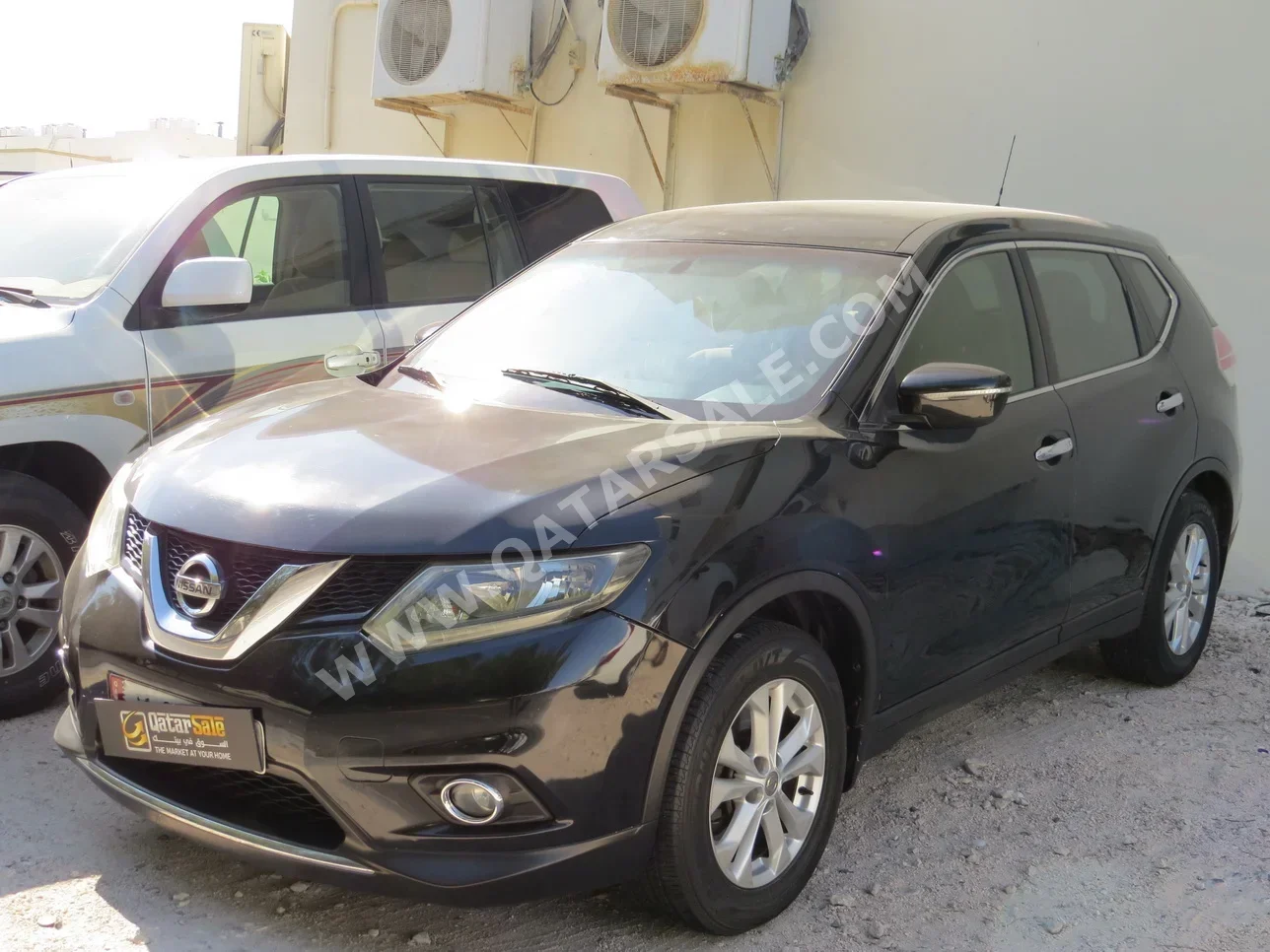 Nissan  X-Trail  2015  Automatic  199,000 Km  4 Cylinder  Front Wheel Drive (FWD)  SUV  Black