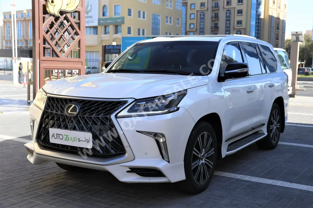 Lexus  LX  570 S  2017  Automatic  204,000 Km  8 Cylinder  Four Wheel Drive (4WD)  SUV  White