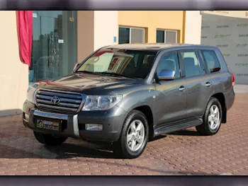 Toyota  Land Cruiser  VXR  2010  Automatic  276,000 Km  8 Cylinder  Four Wheel Drive (4WD)  SUV  Gray