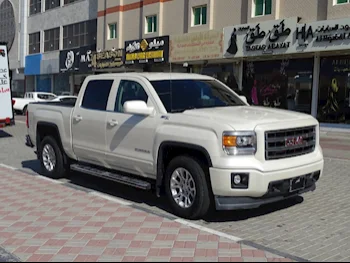 GMC  Sierra  Z71  2014  Automatic  161,000 Km  8 Cylinder  Four Wheel Drive (4WD)  Pick Up  White