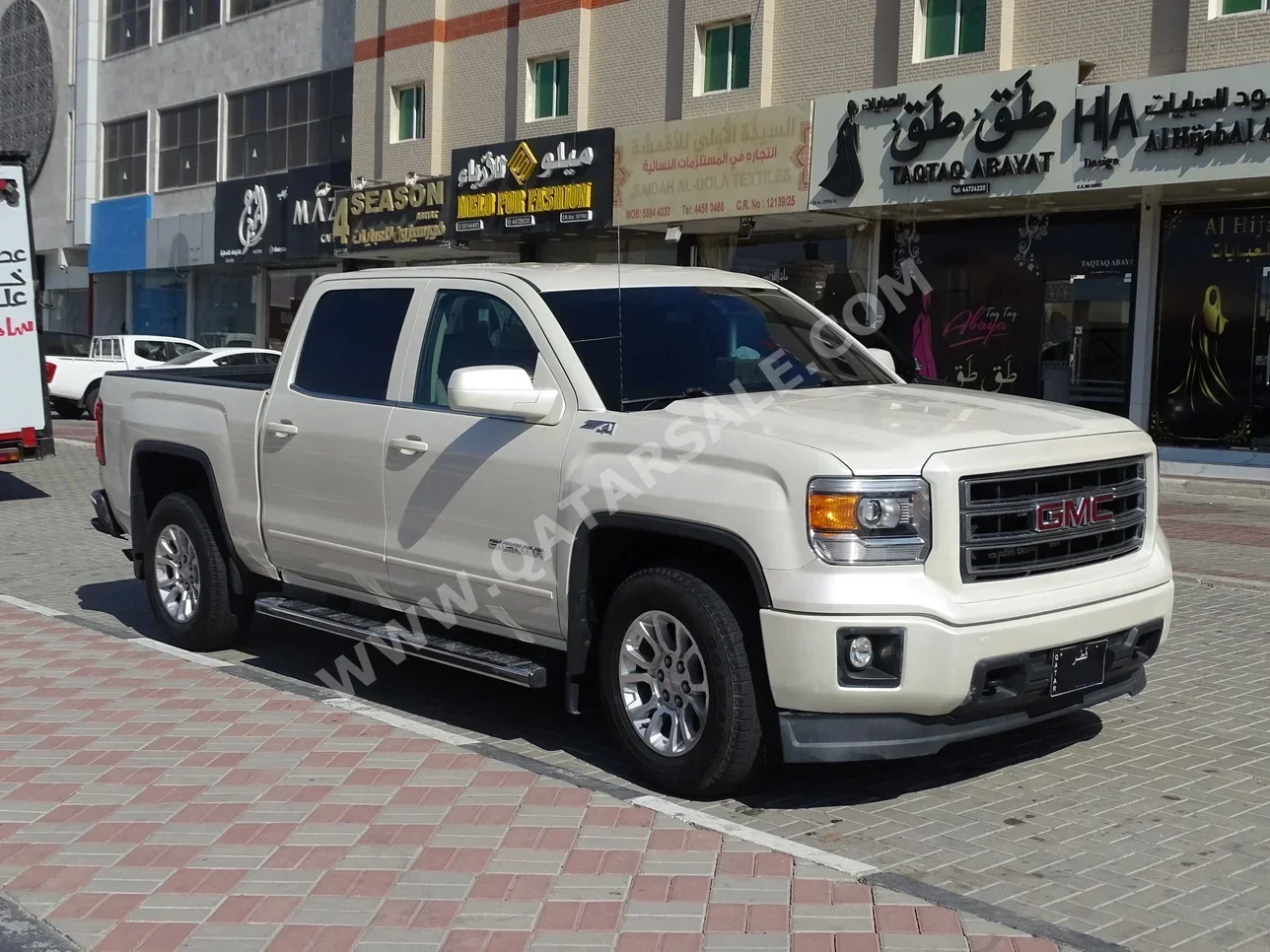 GMC  Sierra  Z71  2014  Automatic  161,000 Km  8 Cylinder  Four Wheel Drive (4WD)  Pick Up  White