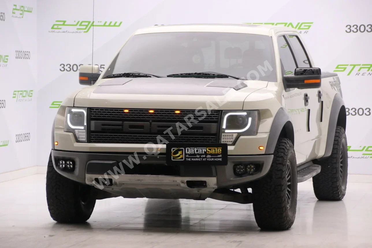 Ford  Raptor  SVT  2013  Automatic  200,000 Km  8 Cylinder  Four Wheel Drive (4WD)  Pick Up  Beige