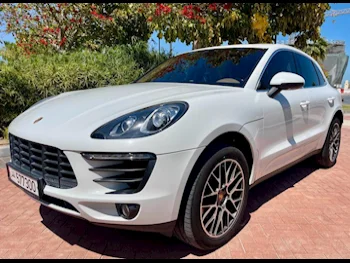 Porsche  Macan  S  2015  Automatic  40,000 Km  6 Cylinder  Four Wheel Drive (4WD)  SUV  White