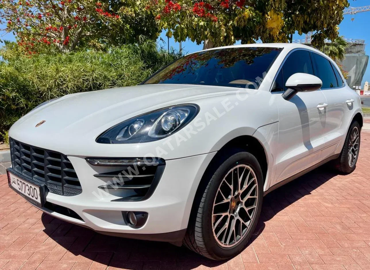 Porsche  Macan  S  2015  Automatic  40,000 Km  6 Cylinder  Four Wheel Drive (4WD)  SUV  White